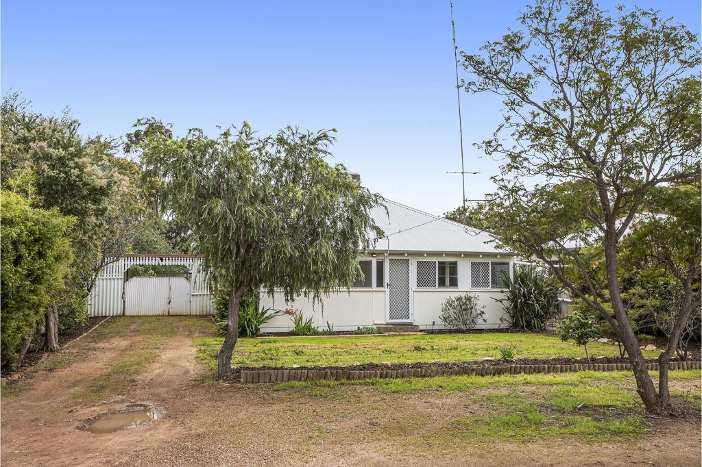 12 Dargai St, Moora, WA 6510