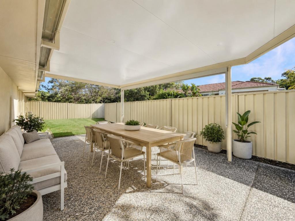 33 Olsen Cres, Wakerley, QLD 4154