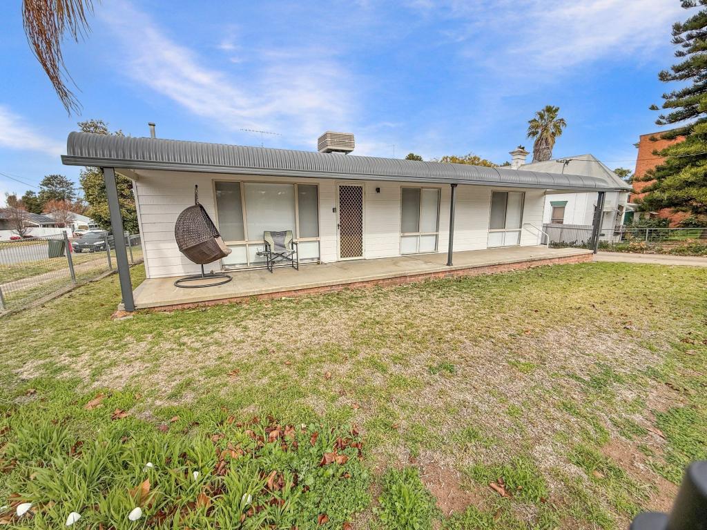1 & 2 /60 Whitton St, Narrandera, NSW 2700