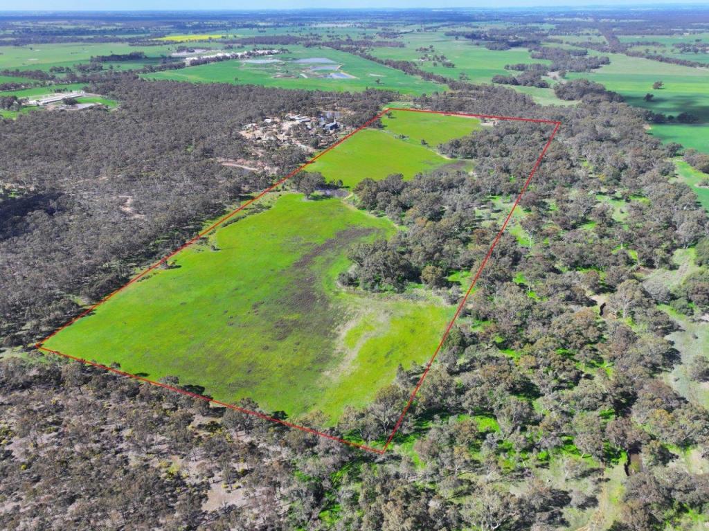 - BENDIGO-TENNYSON RD, HUNTLY, VIC 3551