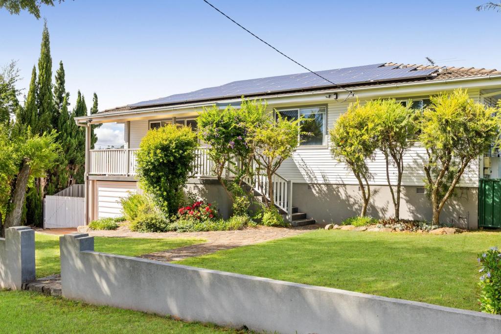 4 Loch St, Centenary Heights, QLD 4350