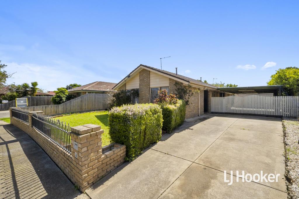 2 MAGPIE CT, WERRIBEE, VIC 3030