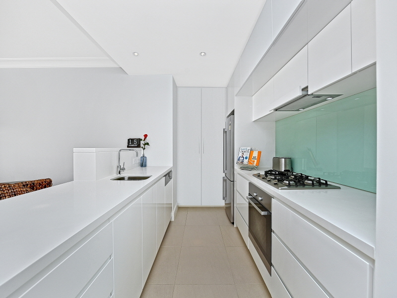 202/3 PALM AVE, BREAKFAST POINT, NSW 2137