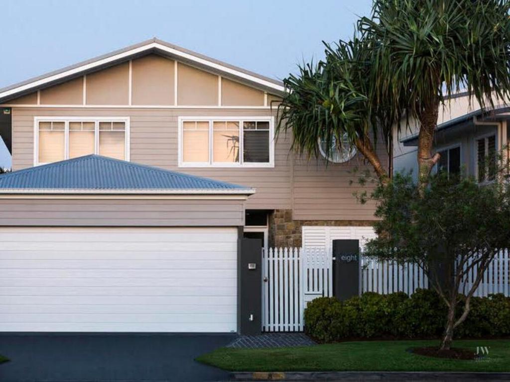 8 Seagull Ave, Mermaid Beach, QLD 4218
