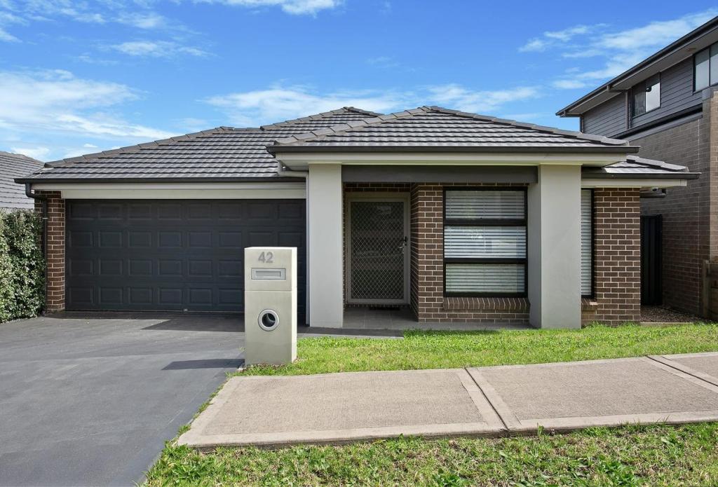 42 Jennings Cres, Spring Farm, NSW 2570