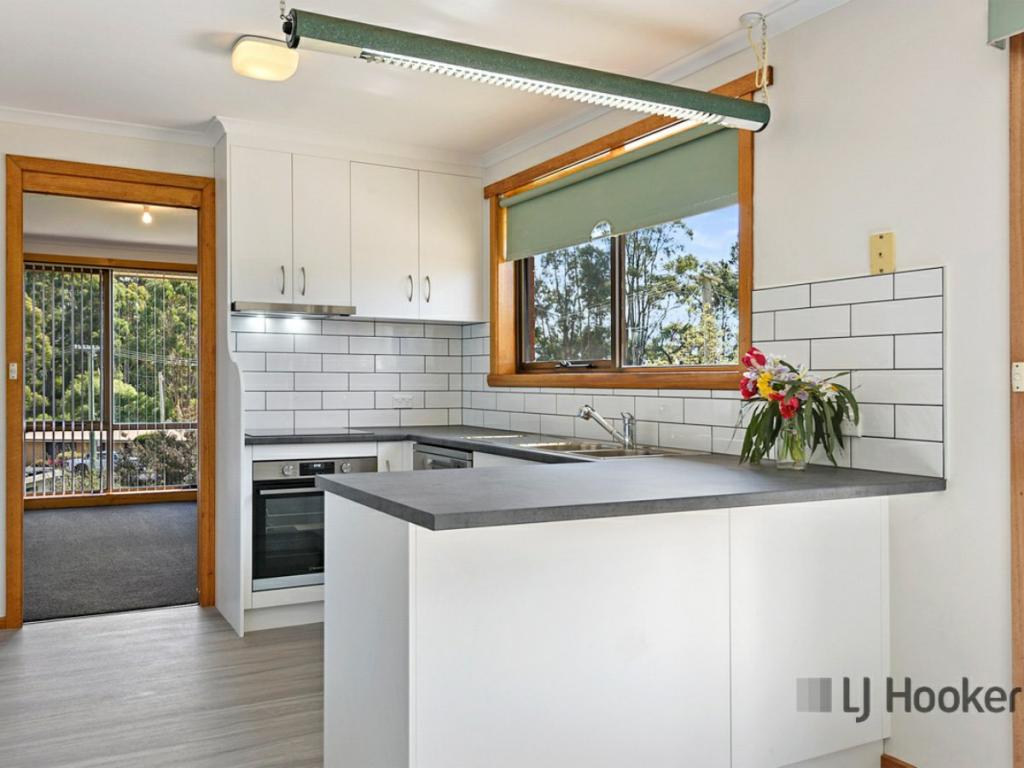 16 Commonwealth Ct, Penguin, TAS 7316