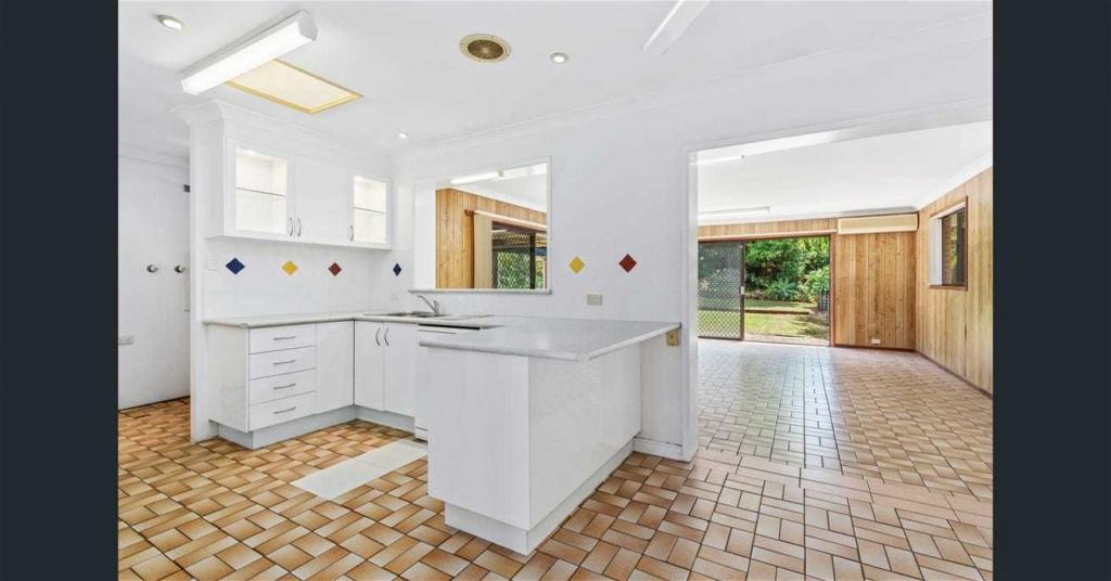 70 Collins Cres, Benowa, QLD 4217