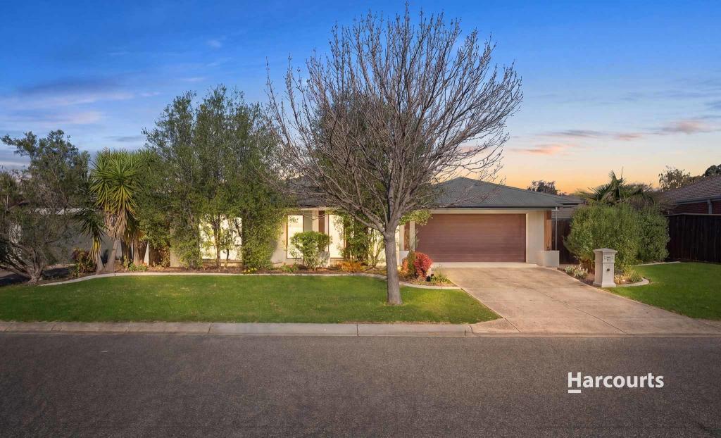 4 CENTRAL AVE, PAKENHAM, VIC 3810