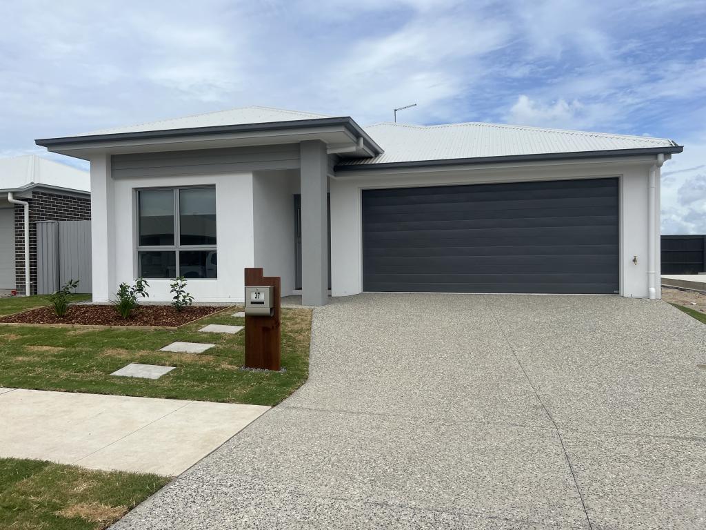 37 Titan Cres, Banya, QLD 4551