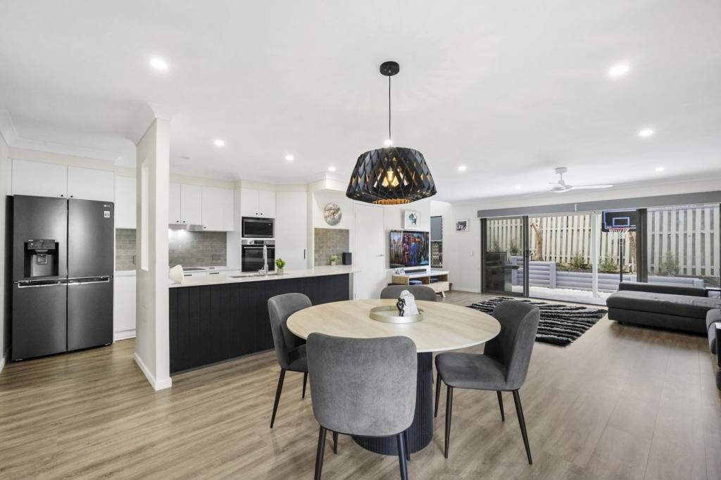 4/18 Carina Peak Dr, Varsity Lakes, QLD 4227