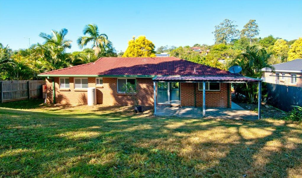 64 AVONMORE ST, EDENS LANDING, QLD 4207