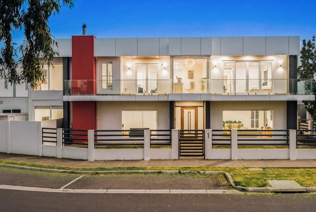 1 Waterview Walk, Caroline Springs, VIC 3023