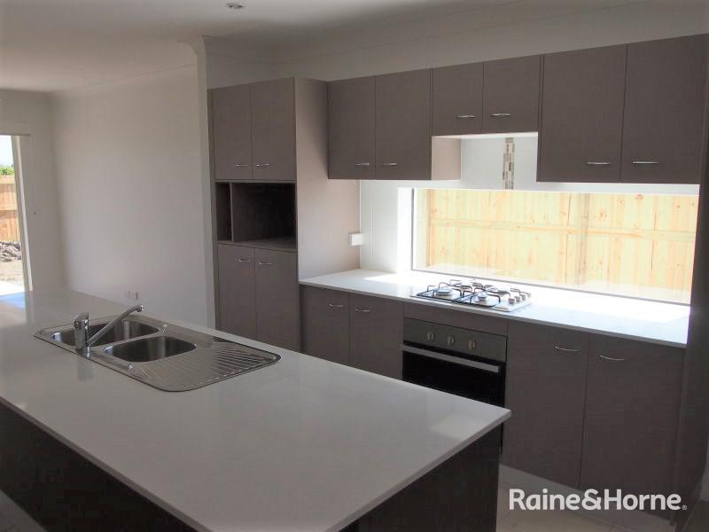 33 Westaway Cres, Andergrove, QLD 4740