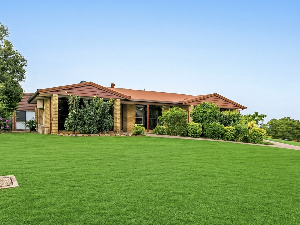 3 Schonwerder Dr, Windaroo, QLD 4207
