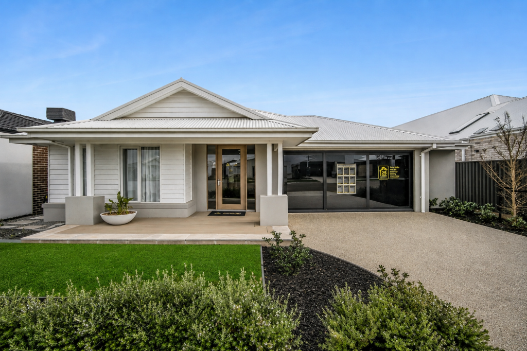 14 Westcott Dr, Lucas, VIC 3350