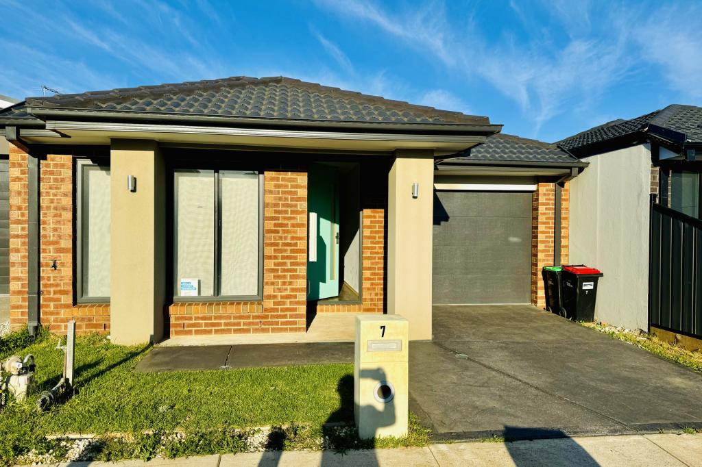 7 Moombil Rd, Truganina, VIC 3029