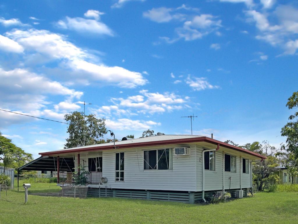 2 Armstrong Cres, Dysart, QLD 4745