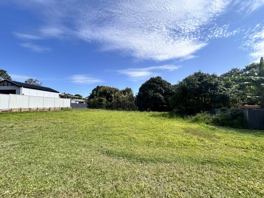 7 Hamilton Pde, Macleay Island, QLD 4184