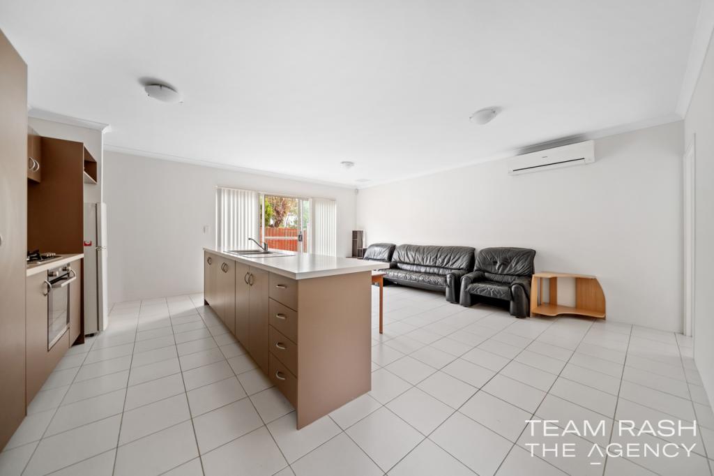 6d Messenger St, Kelmscott, WA 6111