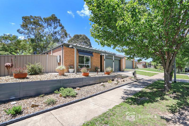 10 Orchard Gr, Beechworth, VIC 3747