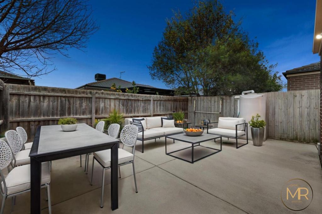 2/35 MEMPHIS DR, TRUGANINA, VIC 3029