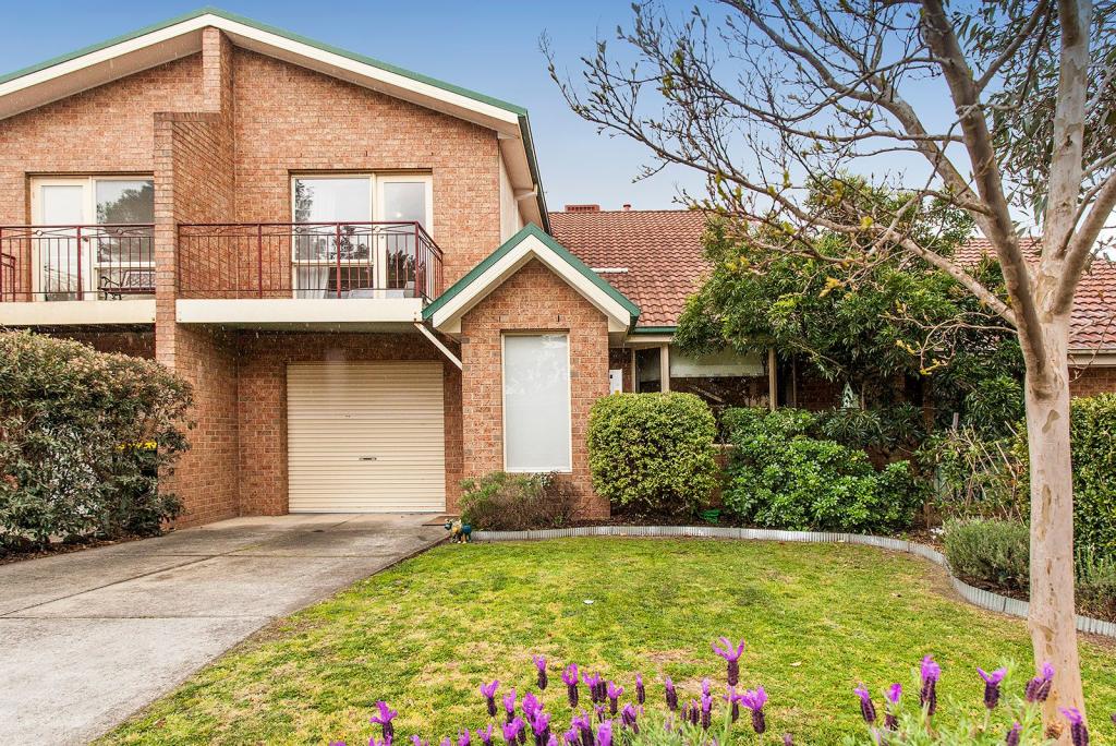 11 Sugarloaf Cl, Burwood East, VIC 3151