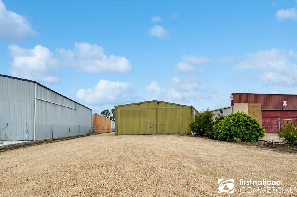 17 GORDON ST, BAIRNSDALE, VIC 3875