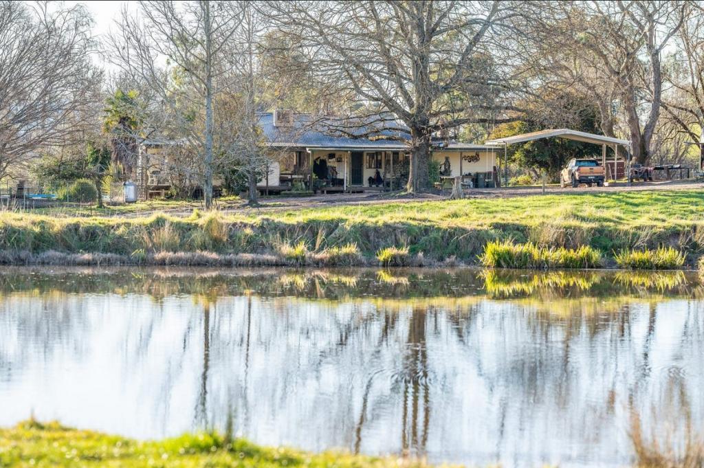 365 MULLAGONG RD, UPPER GUNDOWRING, VIC 3691