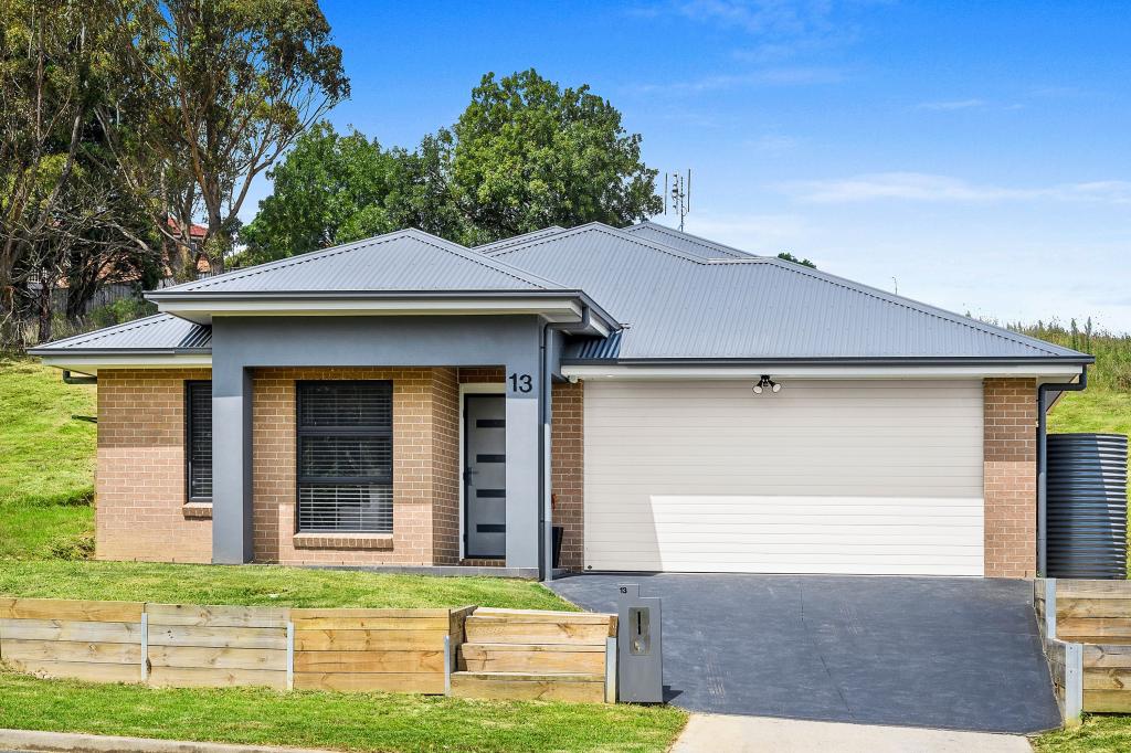 13 Anembo St, Moss Vale, NSW 2577