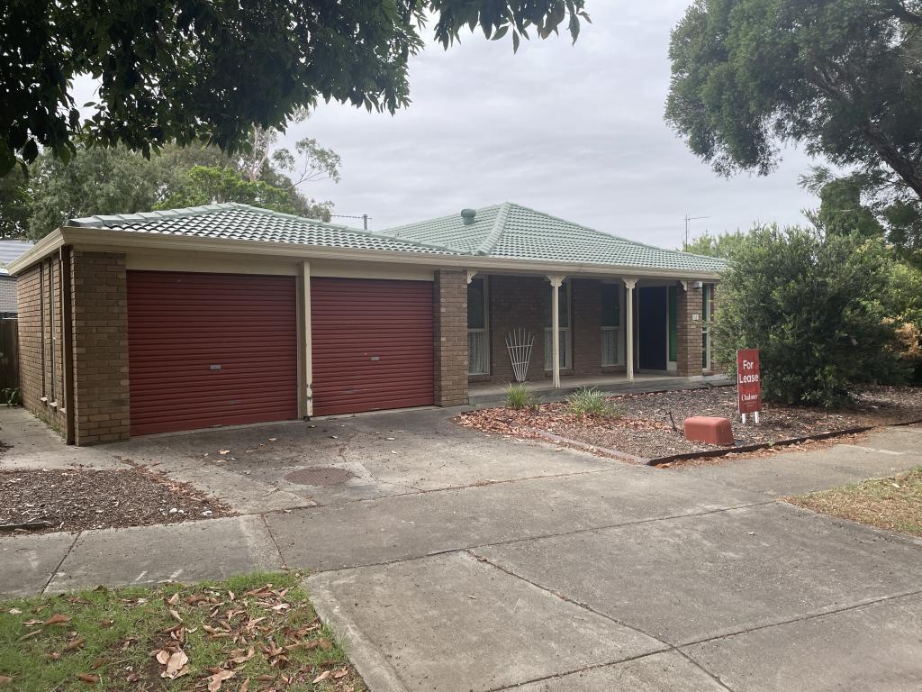11 Alameda Dr, Sale, VIC 3850