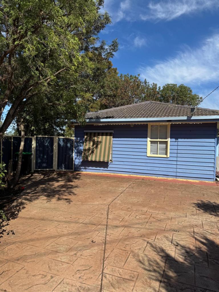 9 Stewart Cres, Rockbank, VIC 3335