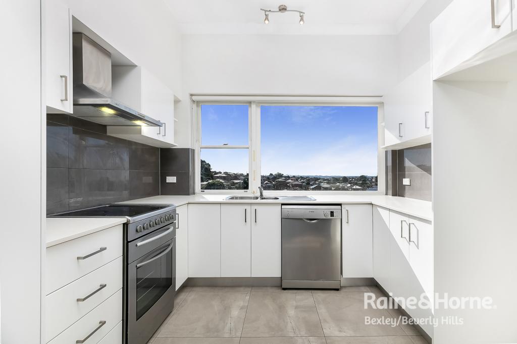 2/64 Cronulla St, Carlton, NSW 2218