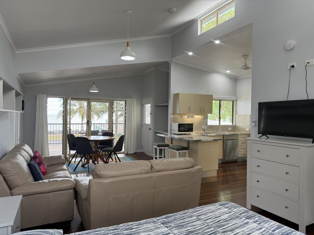 227a O'Shea Esp, Machans Beach, QLD 4878