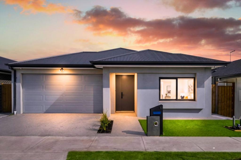 12 OTTERBOURNE RD, DONNYBROOK, VIC 3064