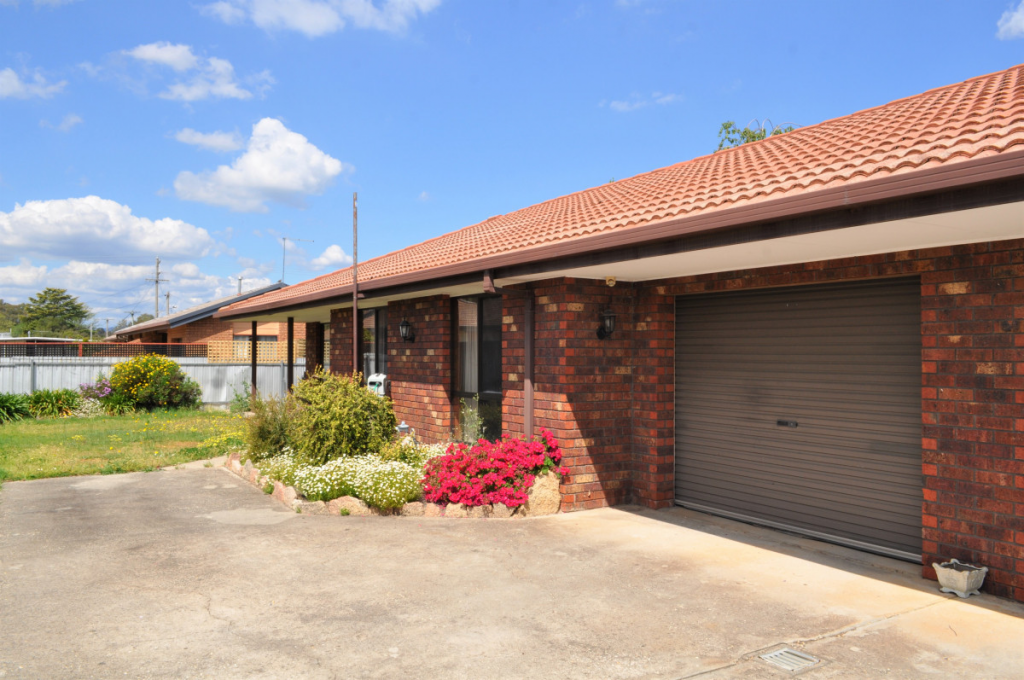 2/4 Brent Ct, Lavington, NSW 2641