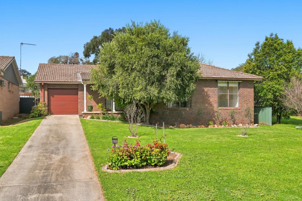 15 Hanna St, Cowra, NSW 2794