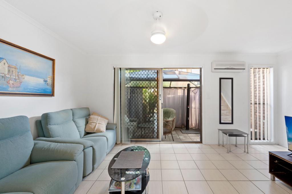 1/4 Jodie Ct, Mermaid Waters, QLD 4218