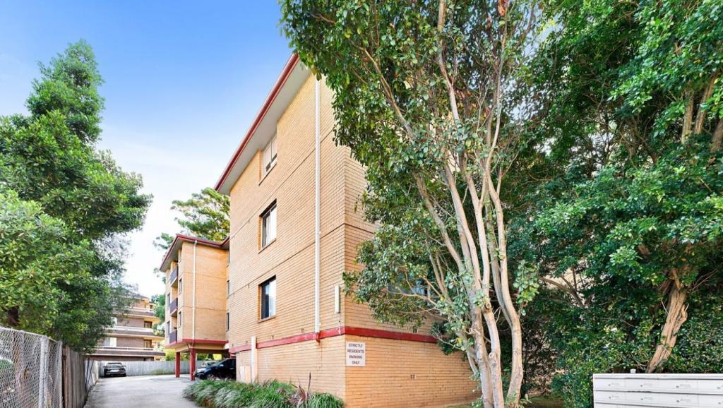 1/16 Hutchison St, Granville, NSW 2142