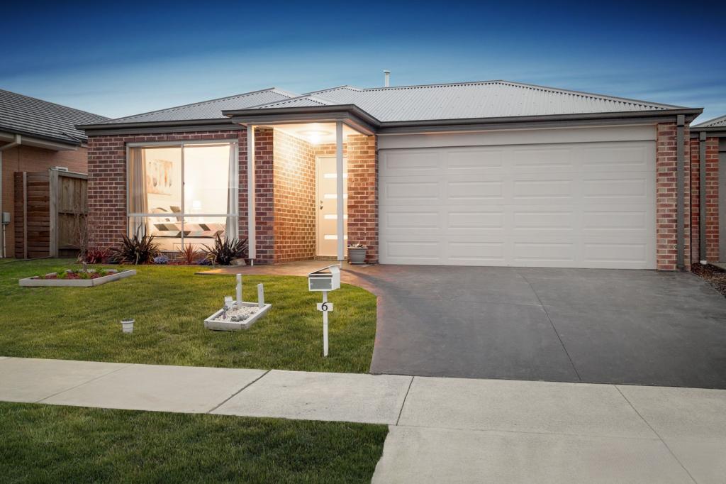 6 Curved Trunk Rd, Officer, VIC 3809