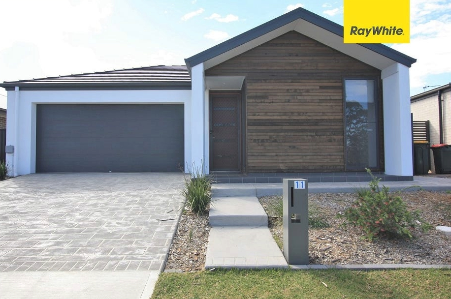11 Blacksmith Cres, Cobbitty, NSW 2570