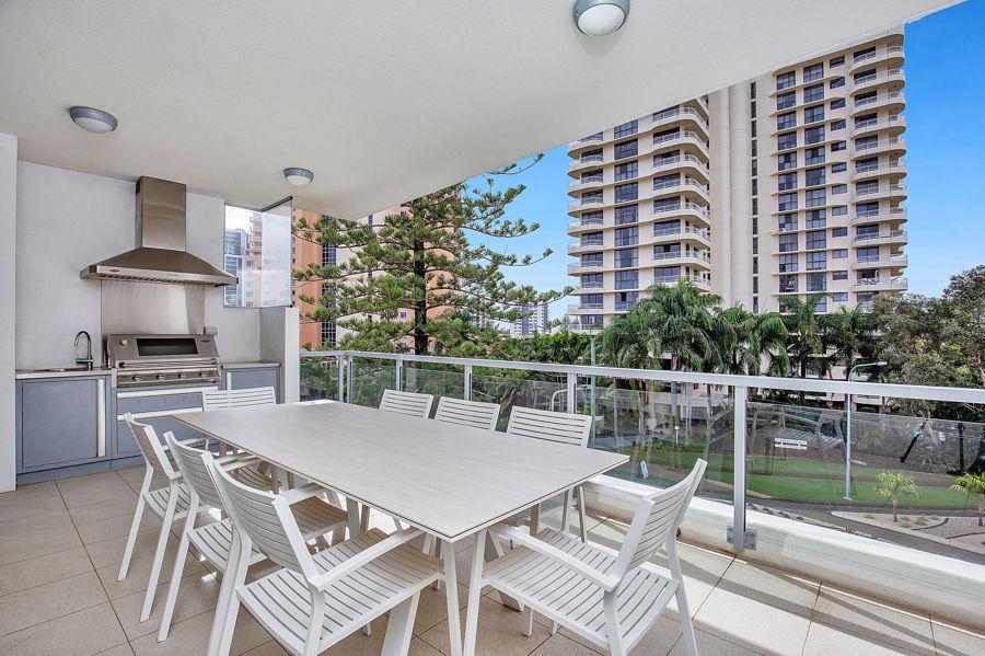 23/120 Surf Pde, Broadbeach, QLD 4218