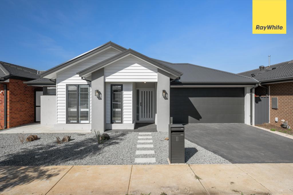 11 Cobungra Rd, Weir Views, VIC 3338