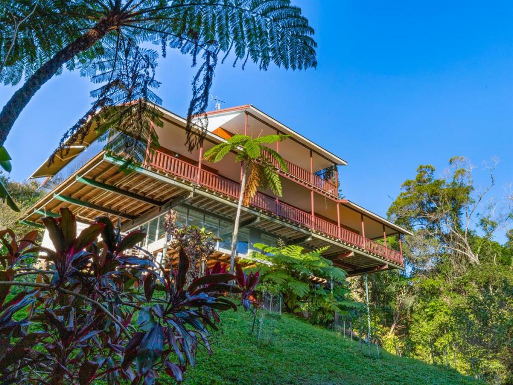 7 Hilltop Cl, Kuranda, QLD 4881