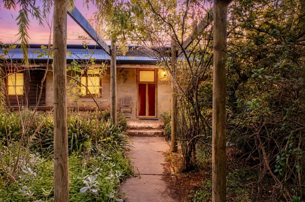 30 Commercial Rd, Watervale, SA 5452