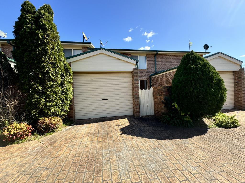 2/3 Campbell Pl, Nowra, NSW 2541