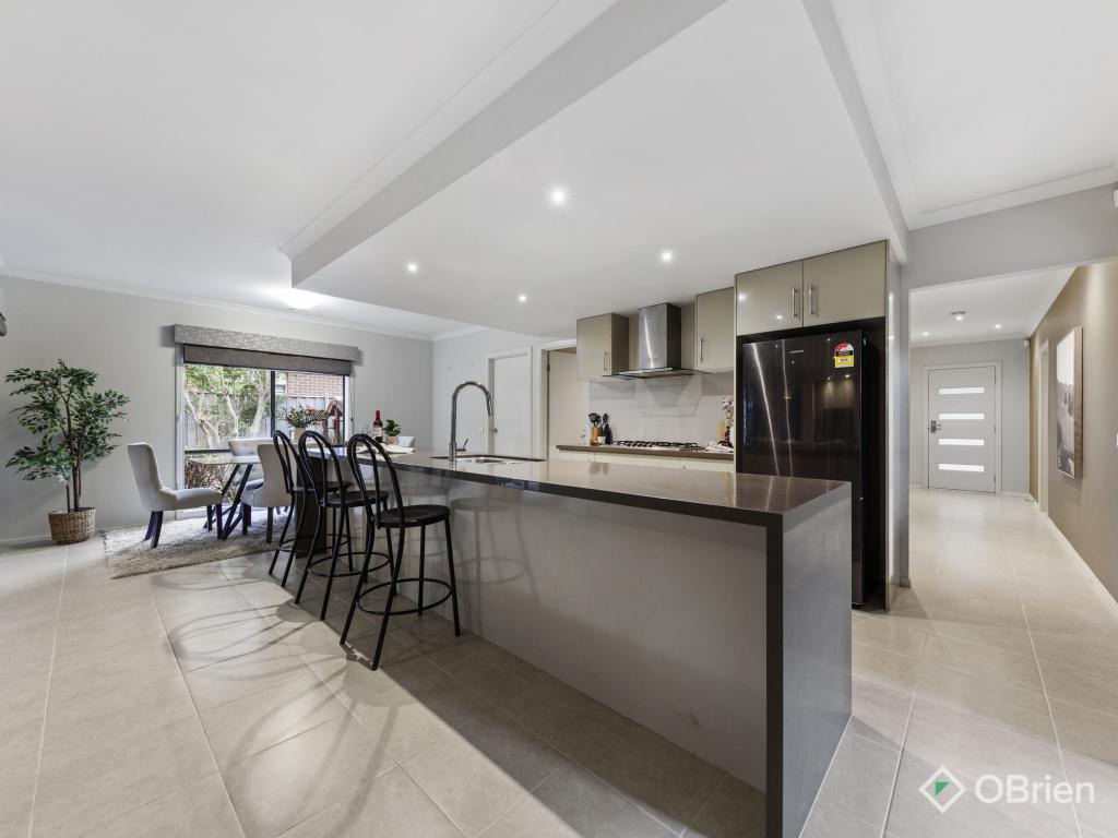 30 John Russell Rd, Cranbourne West, VIC 3977