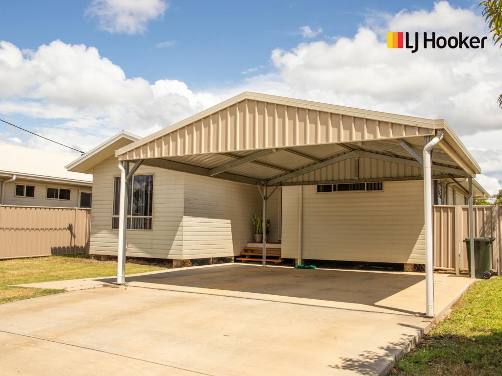2/2 RUSSELL ST, ROMA, QLD 4455