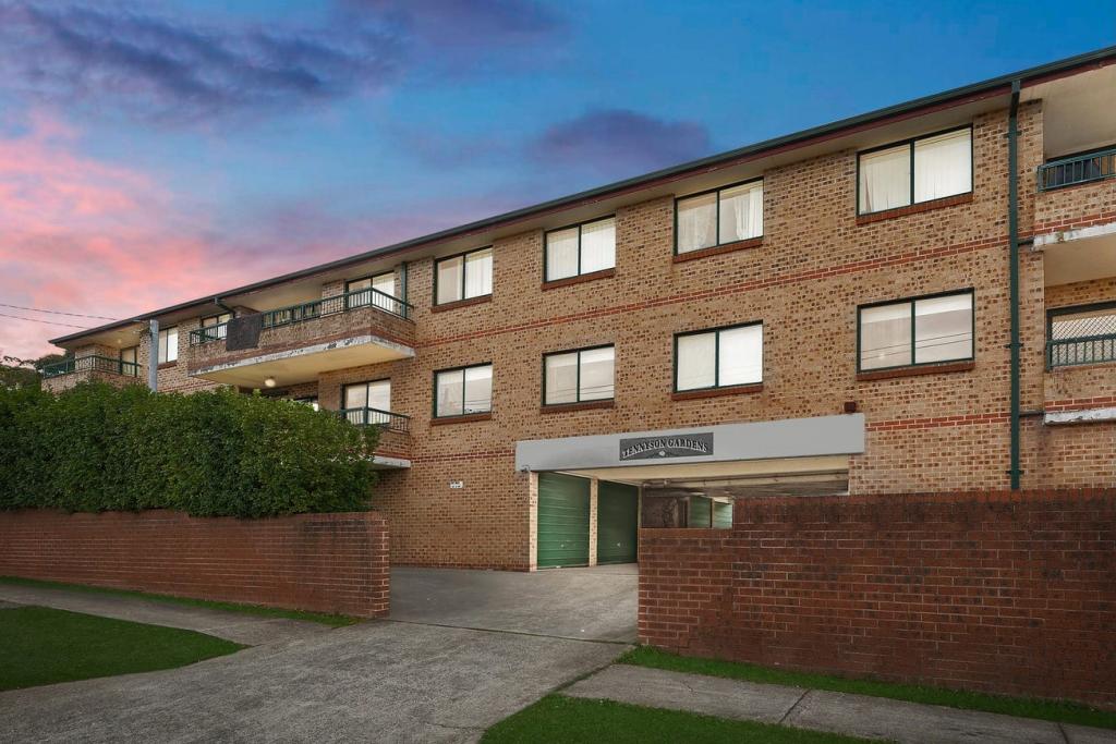 6/61 Tennyson Rd, Greenacre, NSW 2190