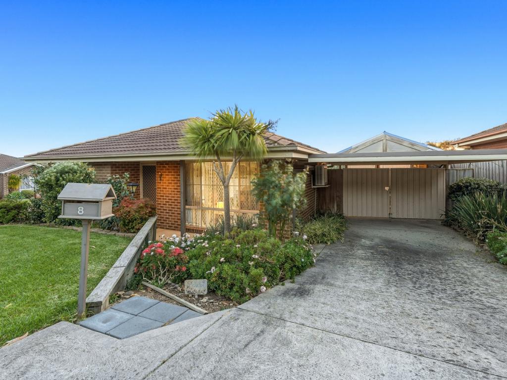 8 Snow Gum Ct, Pakenham, VIC 3810