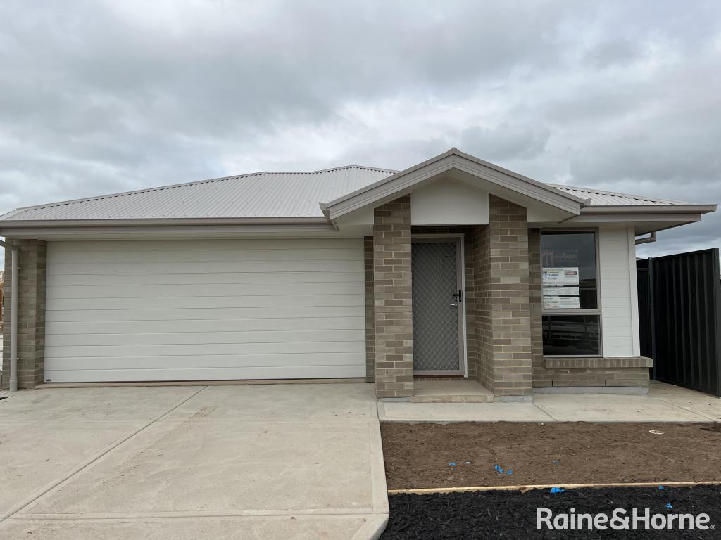 74 Correa St, Munno Para, SA 5115